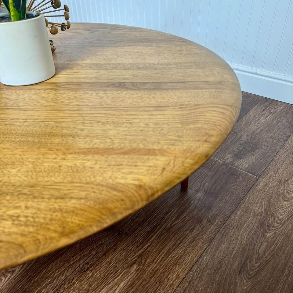Vintage Mid-Century Modern Solid Oak Coffee Table w/ Spider Base
