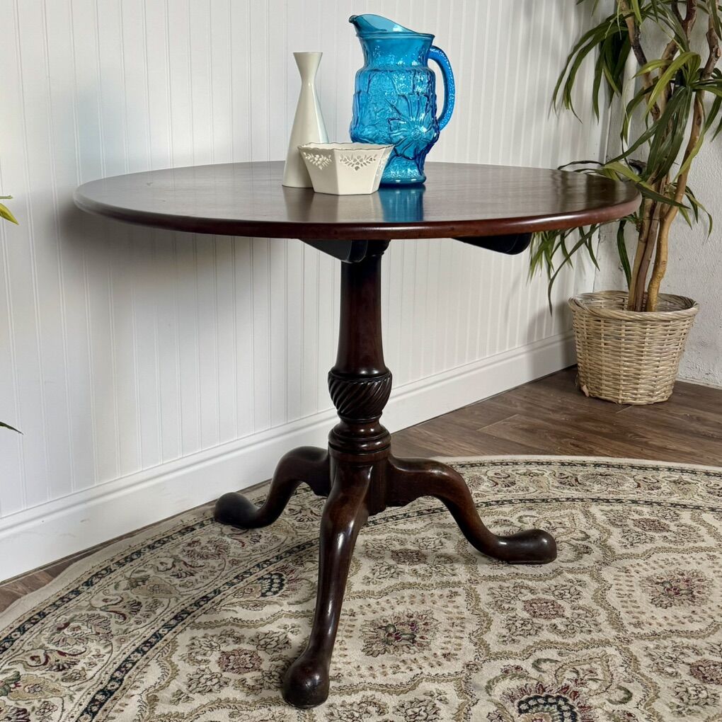 Vintage Chippendale Tilt-Top Pedestal Table