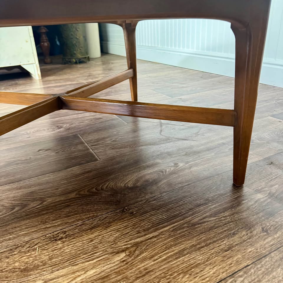Vintage Mid-Century Modern Solid Oak Coffee Table w/ Spider Base