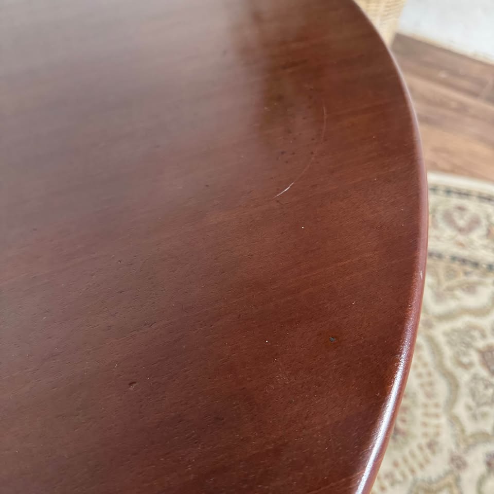 Chippendale-Style Tilt-Top Mahogany Pedestal Table