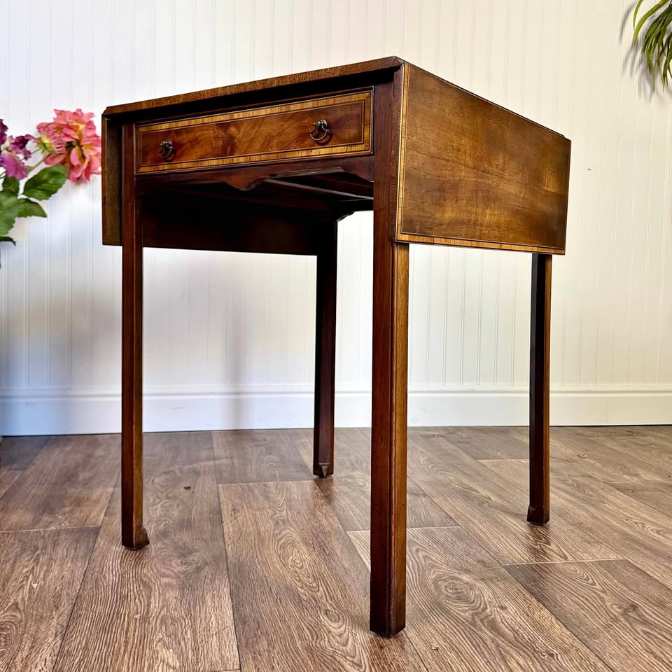 Angled view of Vintage Mahogany Wood Federal Drop Leaf End Table