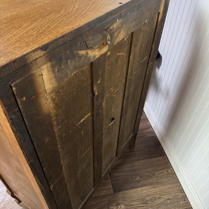Antique Tiger Oak Serpentine 5-Drawer Dresser