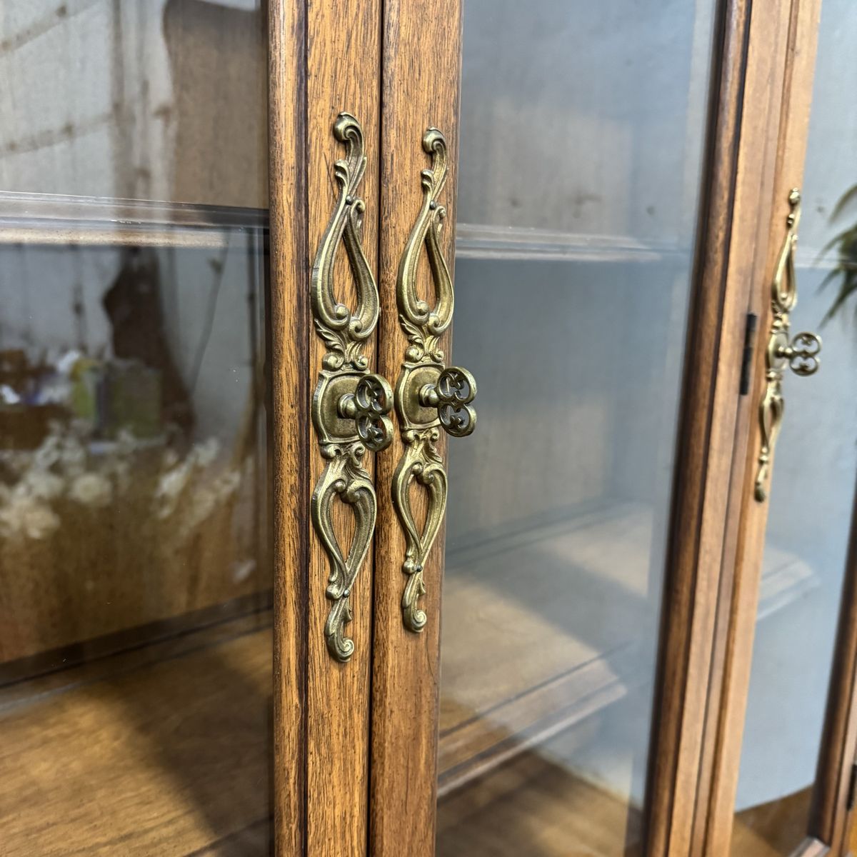 72” French Provincial Buffet & Display Cabinet – White Fine Furniture