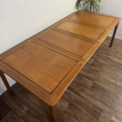 Mid-Century Chinoiserie 9-Piece Dining Set