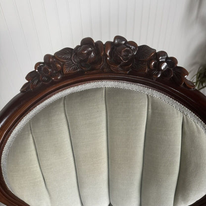 Victorian High-Back Velvet Tufted Accents Chair