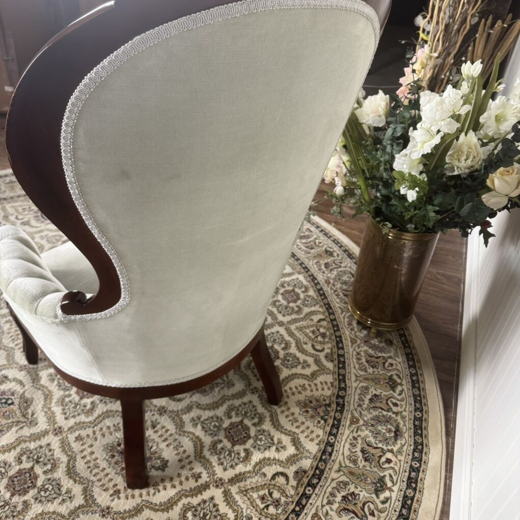 Victorian High-Back Velvet Tufted Accents Chair