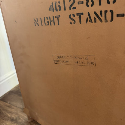 1970 Vintage Thomasville Oak 2-Drawer Pair of Nightstands
