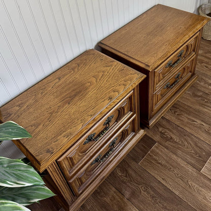 1970 Vintage Thomasville Oak 2-Drawer Pair of Nightstands