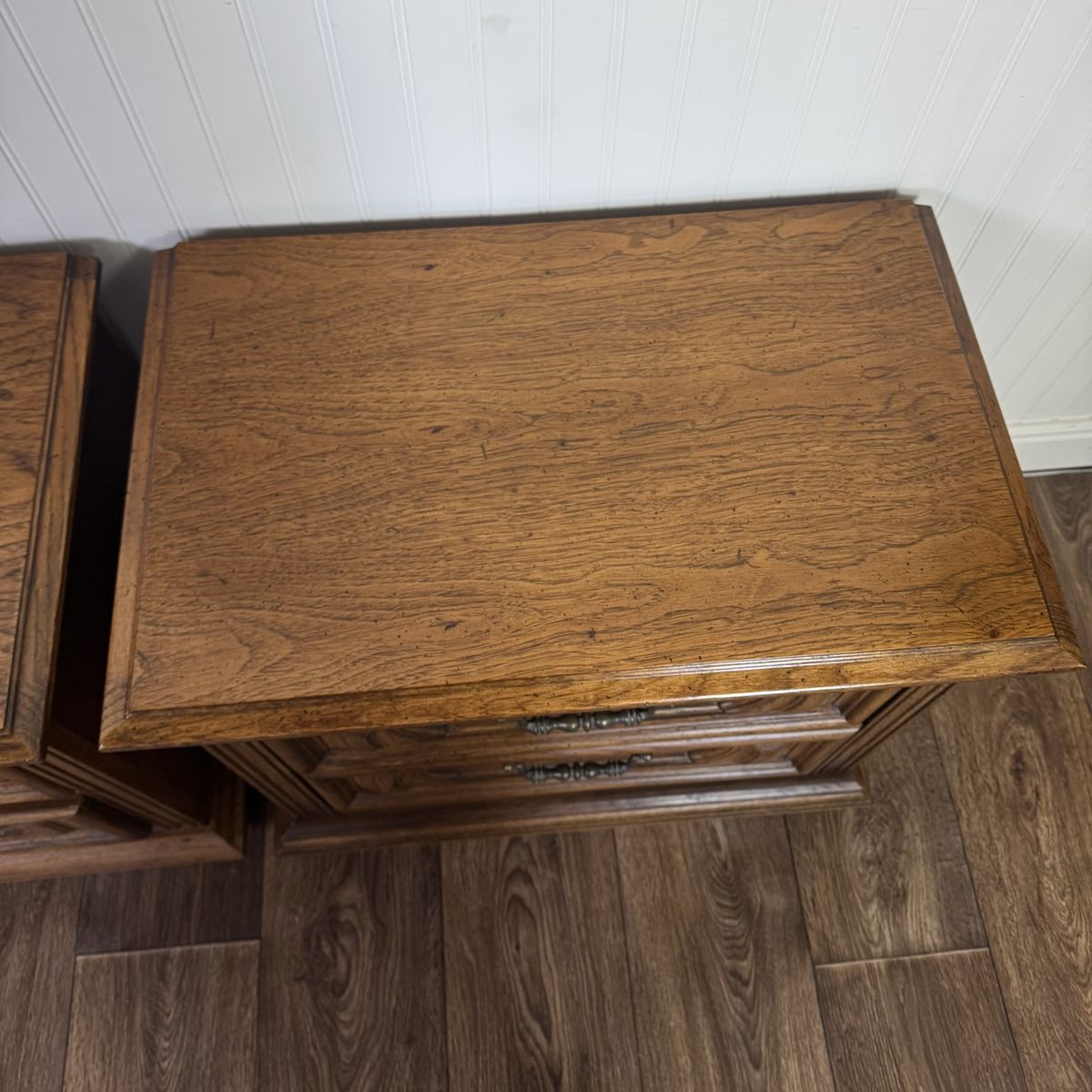 1970 Vintage Thomasville Oak 2-Drawer Pair of Nightstands
