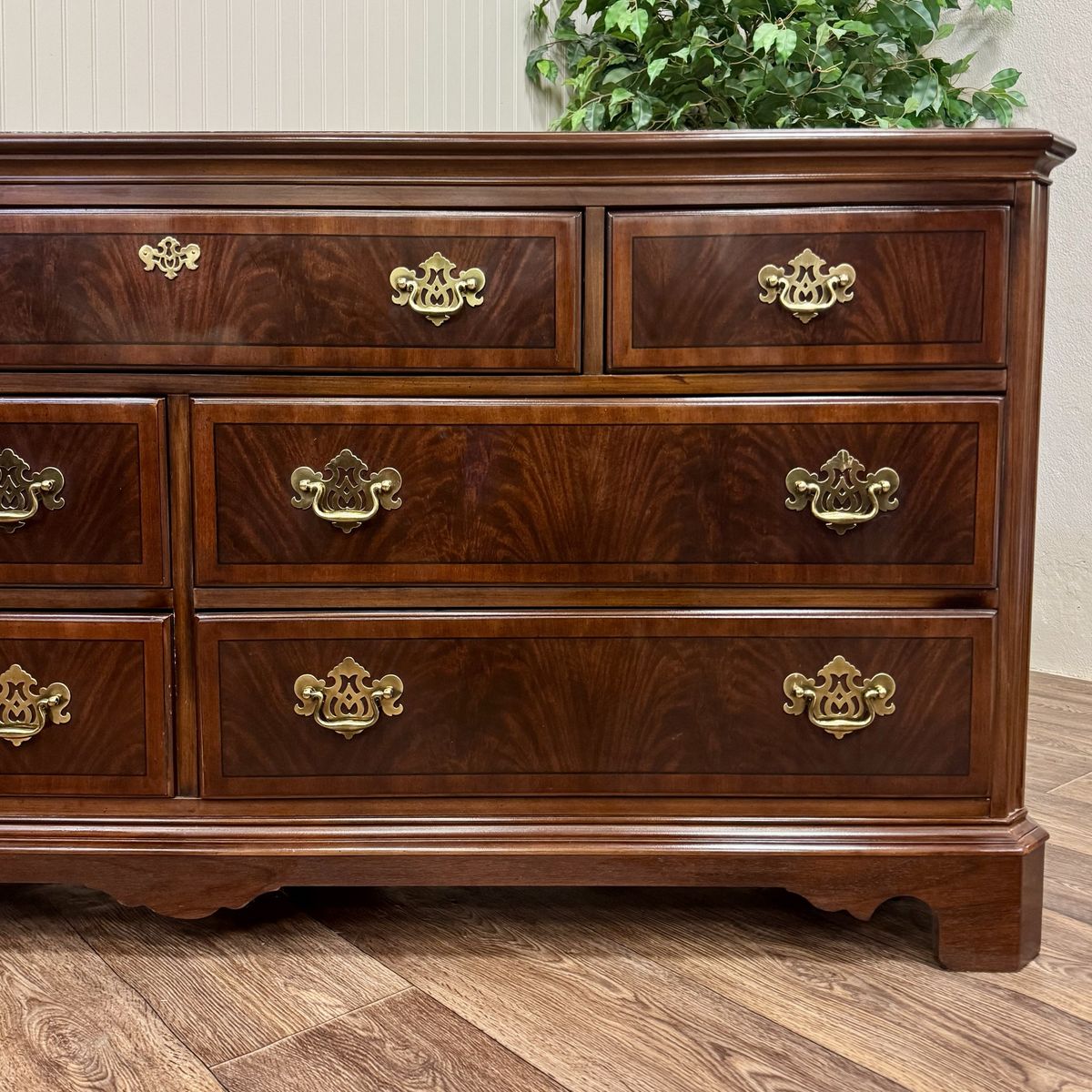 Vintage Drexel Heritage Chippendale Flame Mahogany Lowboy Dresser