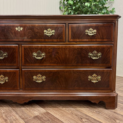 Vintage Drexel Heritage Chippendale Flame Mahogany Lowboy Dresser