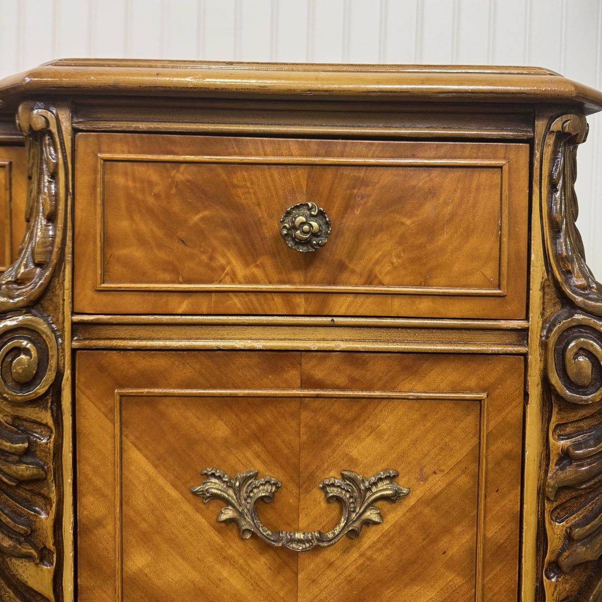 Vintage ca. 1930s French Provincial Desk / Vanity