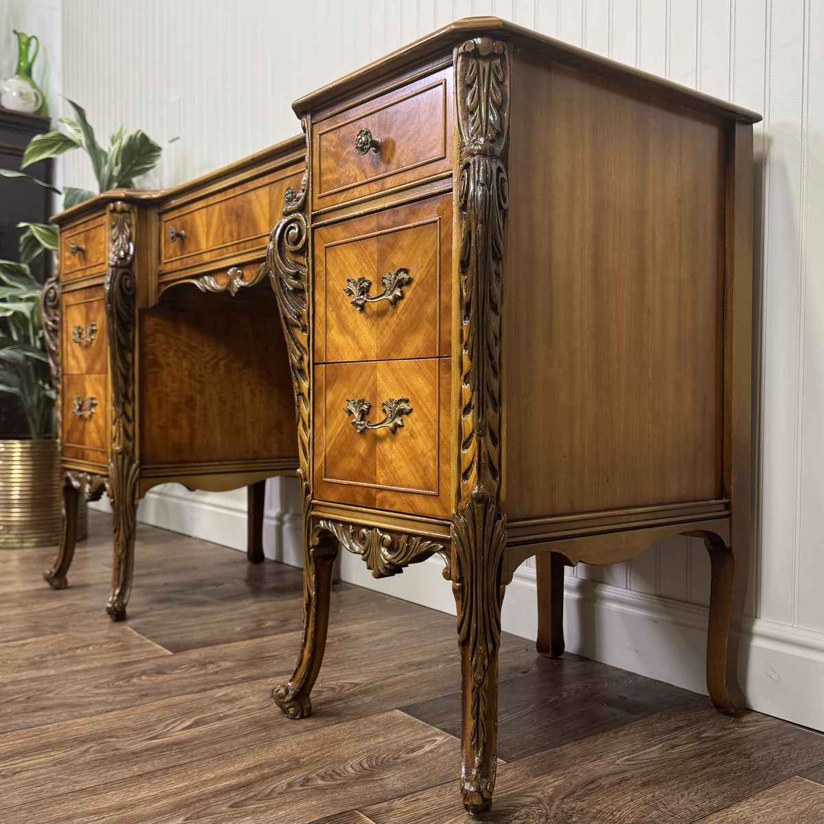 Vintage ca. 1930s French Provincial Desk / Vanity