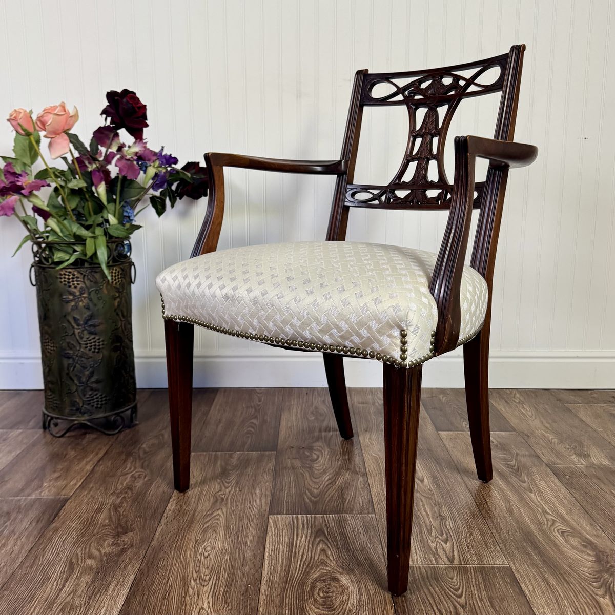 Vintage Hepplewhite / Federal Carved Wood Chair