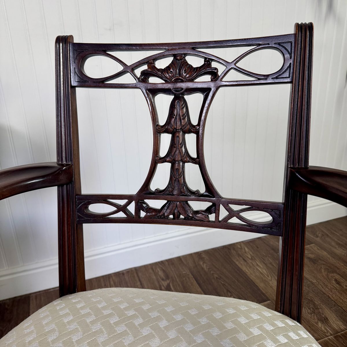 Vintage Hepplewhite / Federal Carved Wood Chair