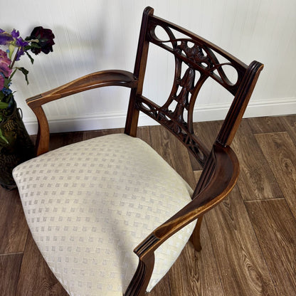 Vintage Hepplewhite / Federal Carved Wood Chair