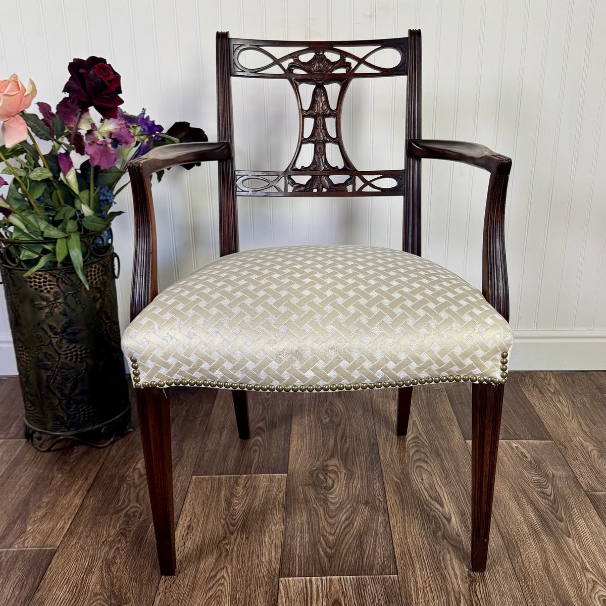 Vintage Hepplewhite / Federal Carved Wood Chair