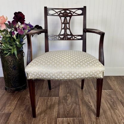 Vintage Hepplewhite / Federal Carved Wood Chair