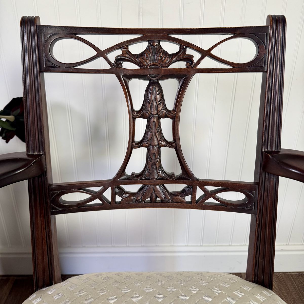 Vintage Hepplewhite / Federal Carved Wood Chair
