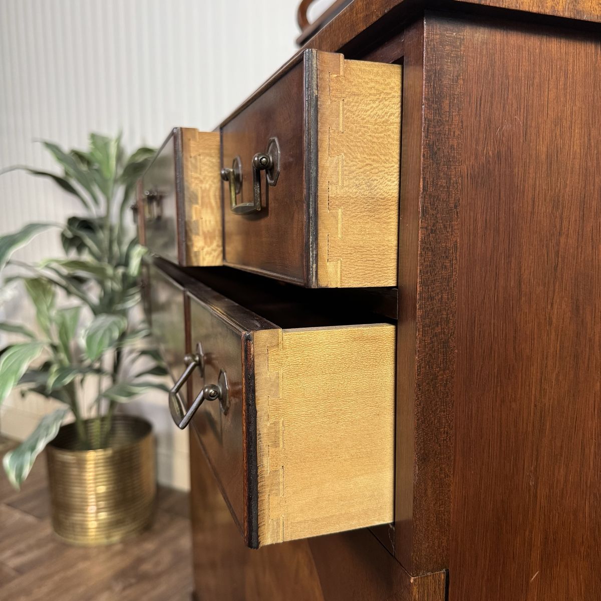 Vintage Heritage Henredon Mahogany Cabinet / Buffet with Waterfall Plate Shelf