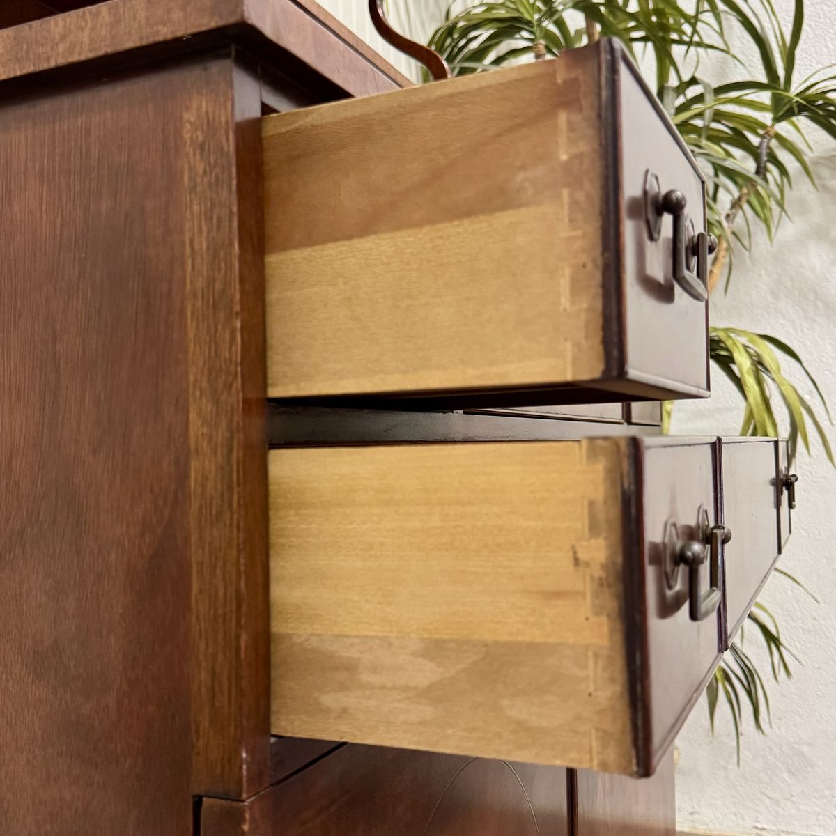 Vintage Heritage Henredon Mahogany Cabinet / Buffet with Waterfall Plate Shelf
