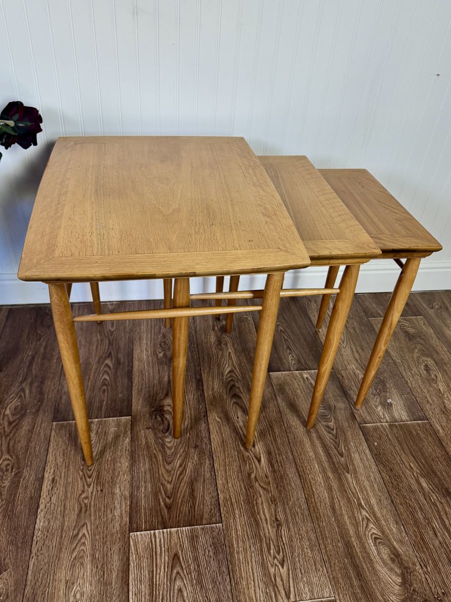 Vintage Heritage Henredon MCM Nesting Tables