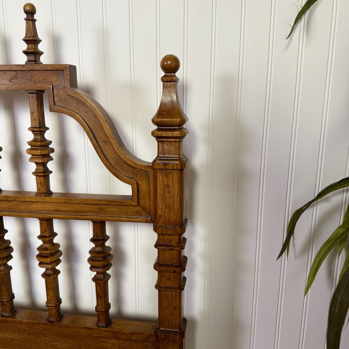Vintage King Spindle Headboard and Rails – Morganton "Barcelona" Collection