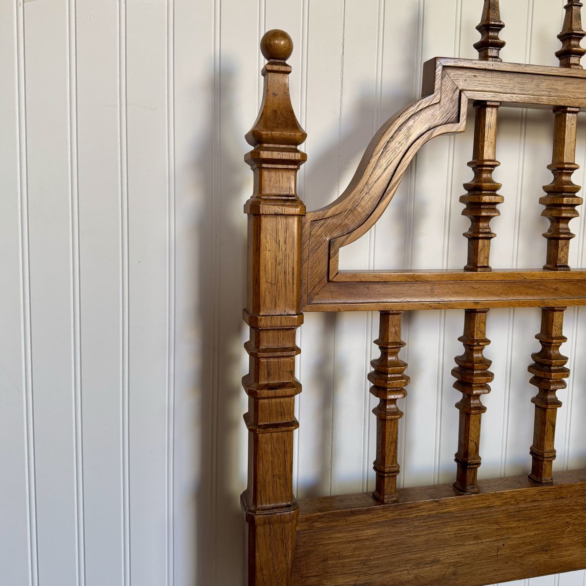 Vintage King Spindle Headboard and Rails – Morganton "Barcelona" Collection