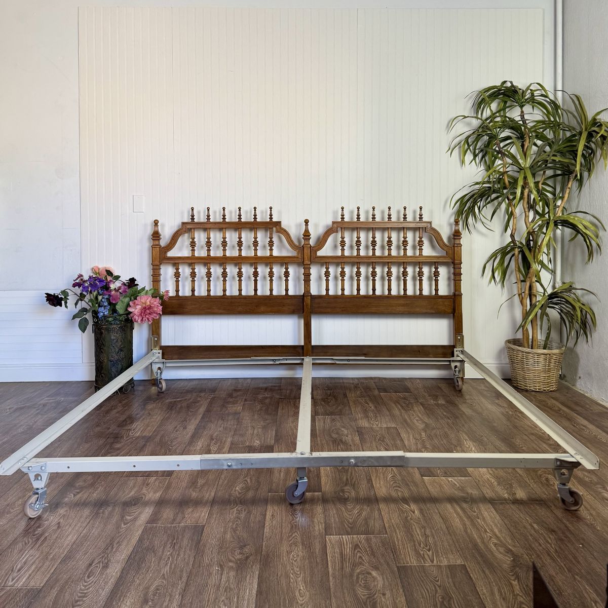 Vintage King Spindle Headboard and Rails – Morganton "Barcelona" Collection