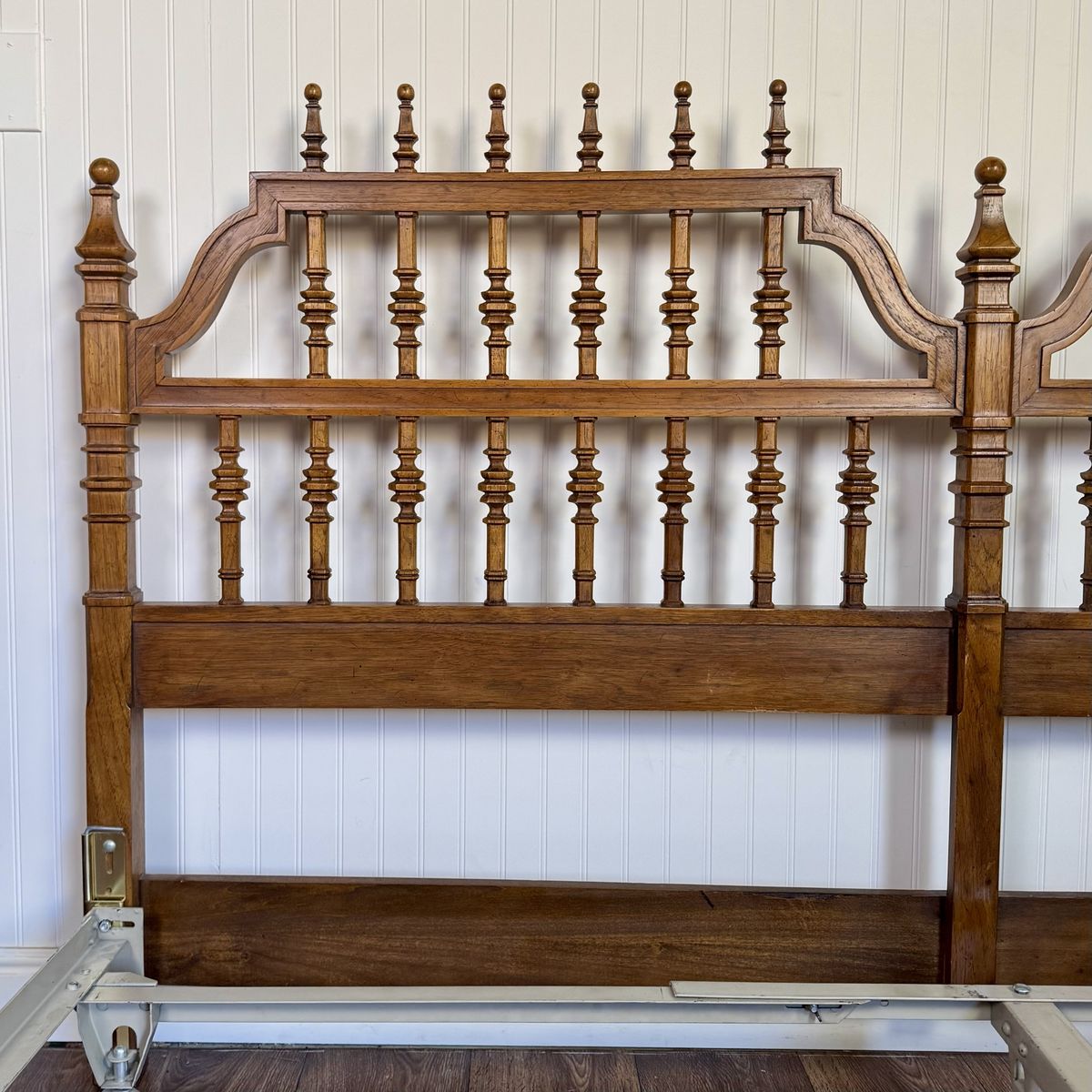 Vintage King Spindle Headboard and Rails – Morganton "Barcelona" Collection