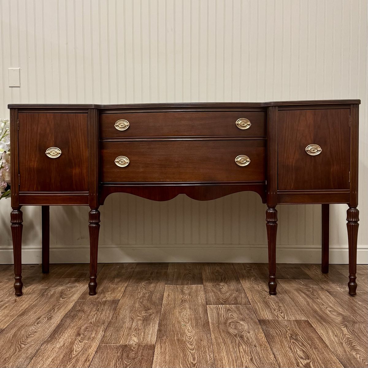 Vintage Mahogany Federal-Style Sideboard / Buffet