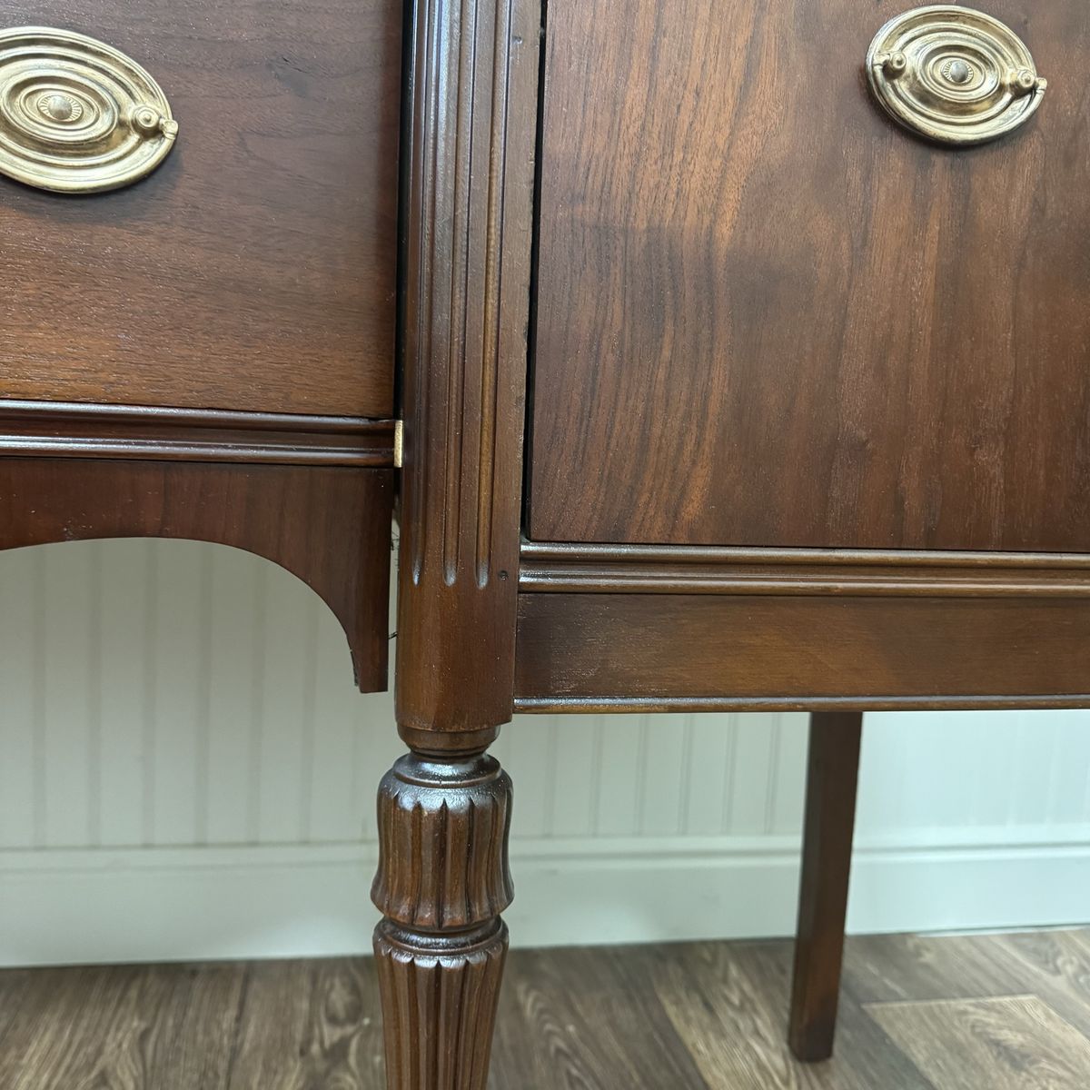 Vintage Mahogany Federal-Style Sideboard / Buffet