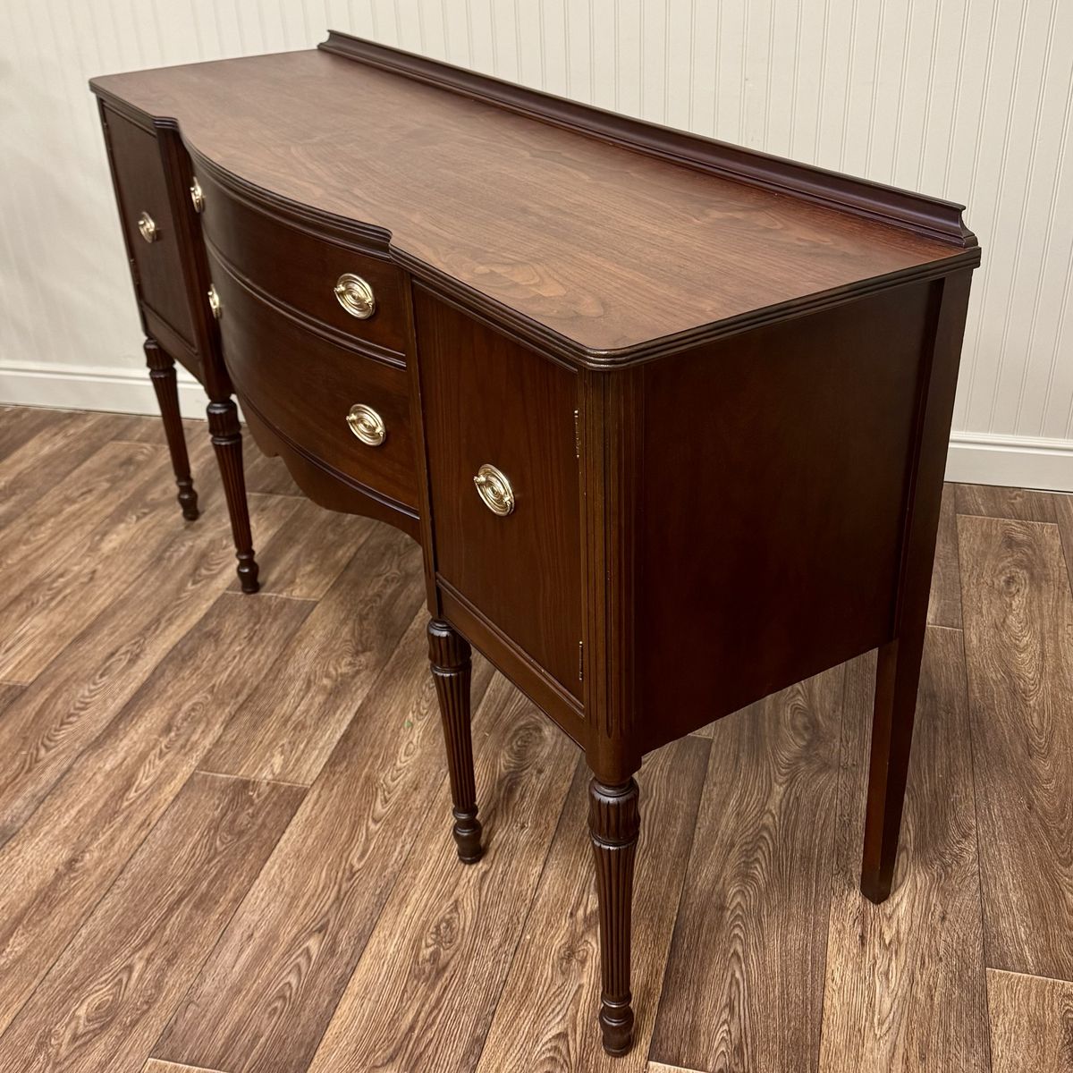 Vintage Mahogany Federal-Style Sideboard / Buffet