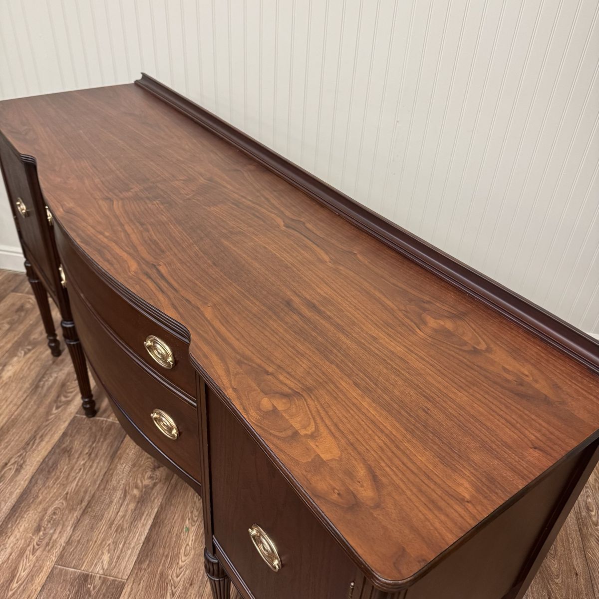 Vintage Mahogany Federal-Style Sideboard / Buffet