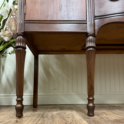 Vintage Mahogany Federal-Style Sideboard / Buffet
