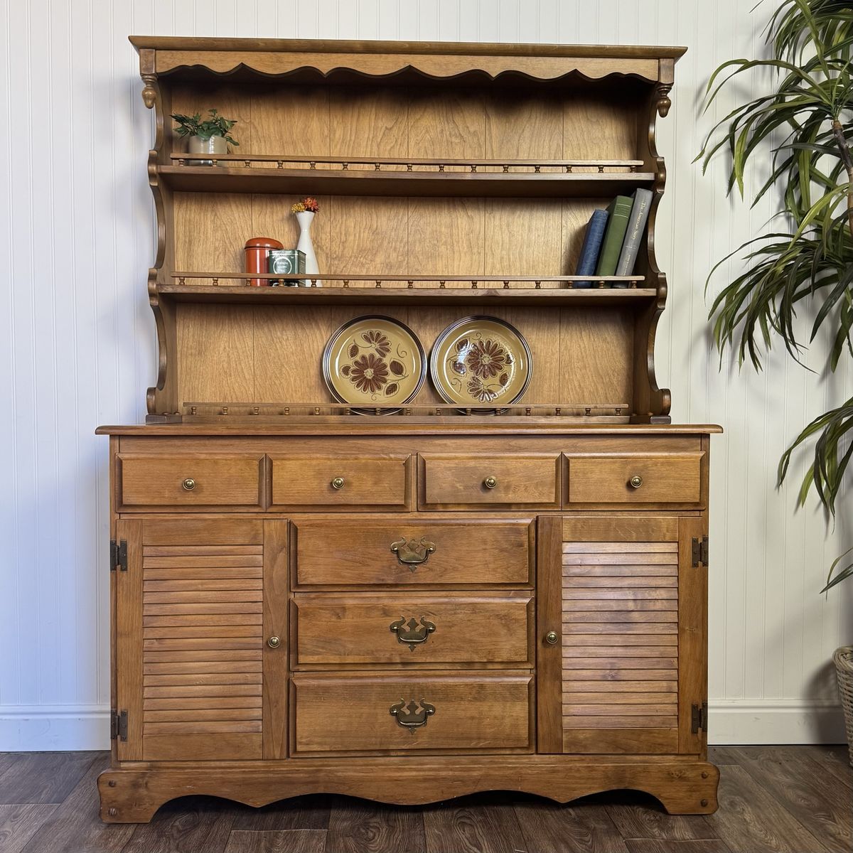 Vintage Maple Cottage Colonial Revival 2-Piece Hutch / Buffet