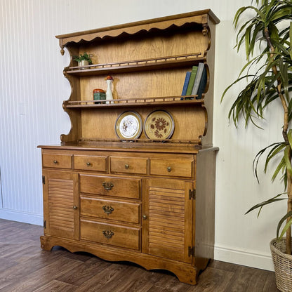 Vintage Maple Cottage Colonial Revival 2-Piece Hutch / Buffet