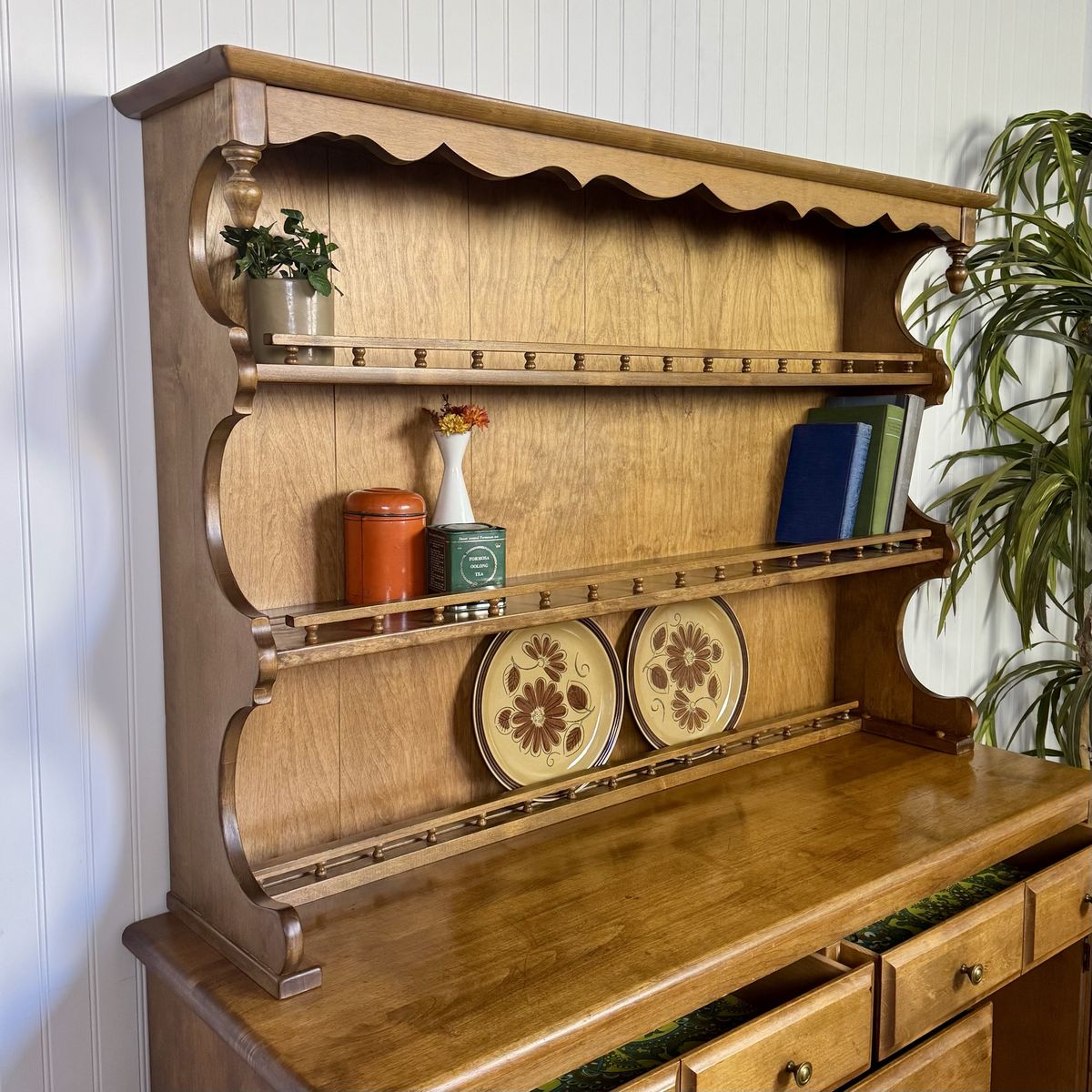 Vintage Maple Cottage Colonial Revival 2-Piece Hutch / Buffet