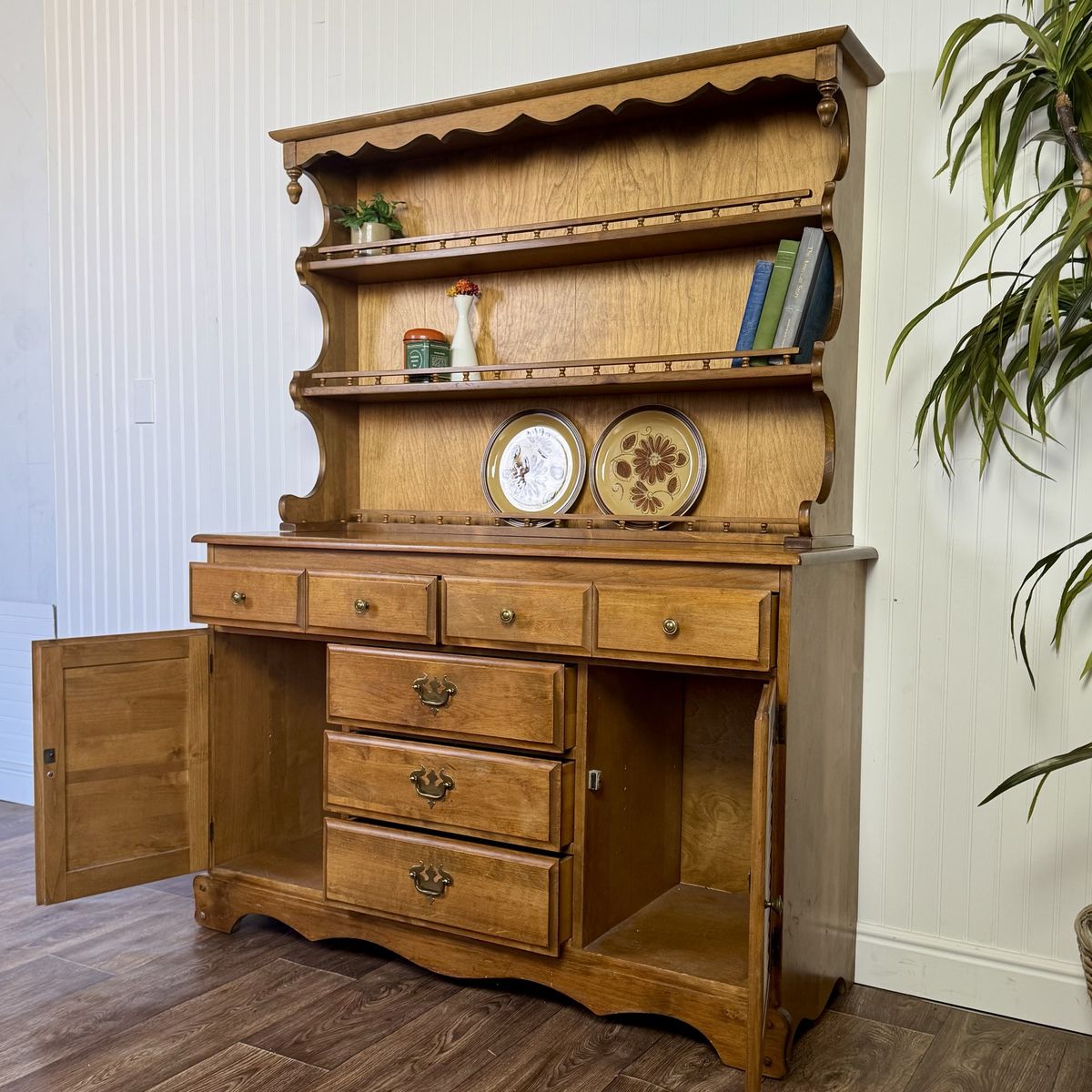 Vintage Maple Cottage Colonial Revival 2-Piece Hutch / Buffet
