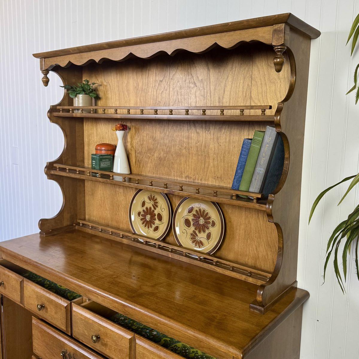 Vintage Maple Cottage Colonial Revival 2-Piece Hutch / Buffet