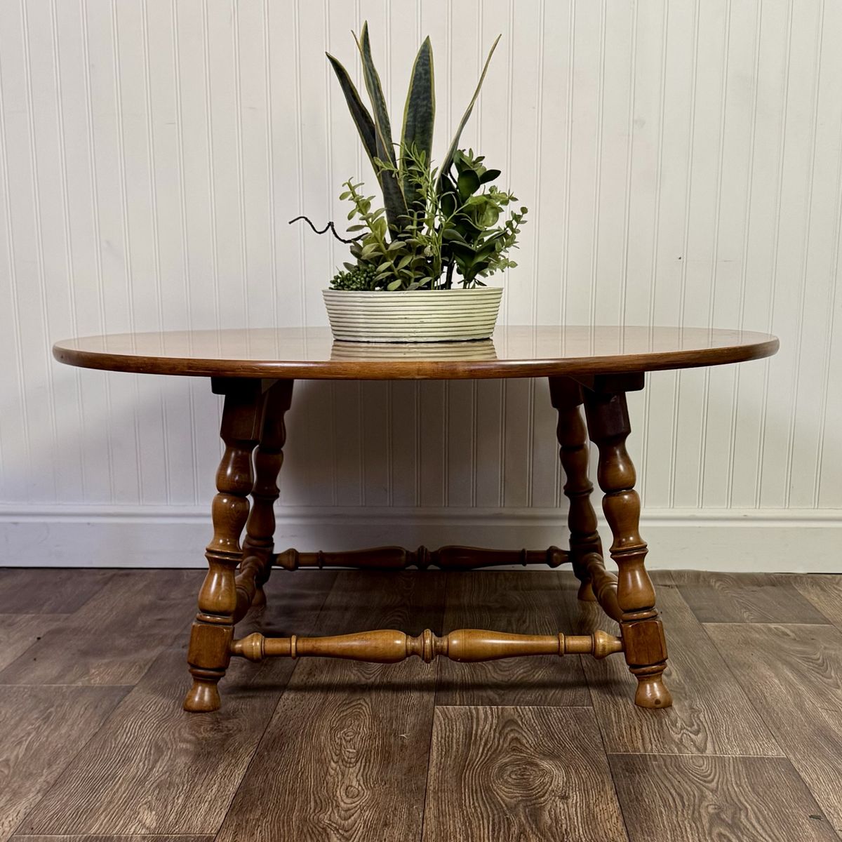 Vintage Spindle Leg Colonial Cottage Coffee Table