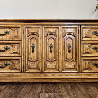Vintage Thomasville Oak 9-Drawer Triple Dresser