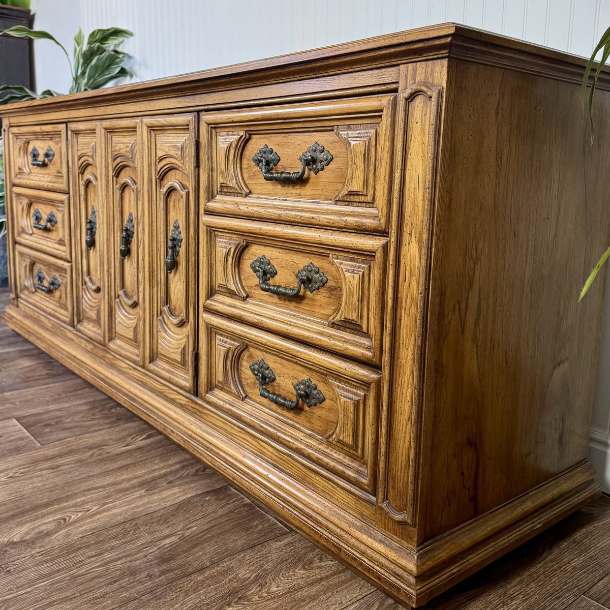 Vintage Thomasville Oak 9-Drawer Triple Dresser
