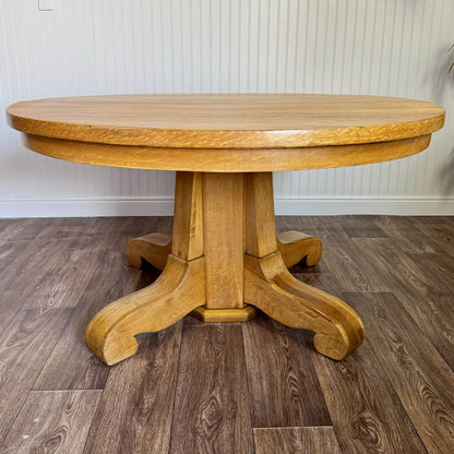 Vintage Tiger Oak Round Pedestal Dining Table
