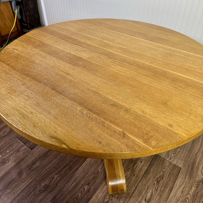 Vintage Tiger Oak Round Pedestal Dining Table